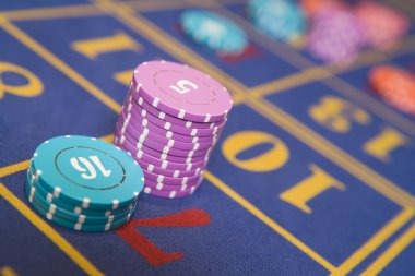 Live football and sports betting interface